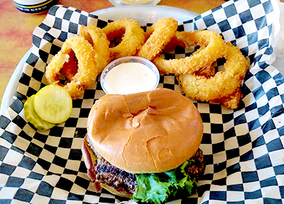 Doe's Restaurant & Old Time Soda Saloon